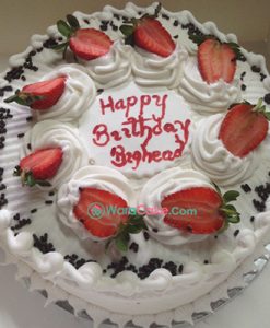 white berries cream cake