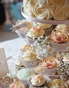 WEDDING CUPCAKES