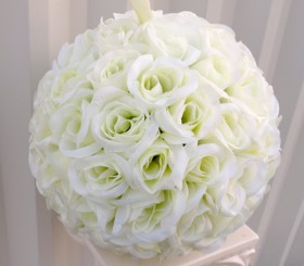 KISSING BALL BOUQUET